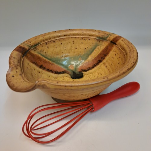 Click to view detail for #241147 Mixing Bowl with Whisk $16.50